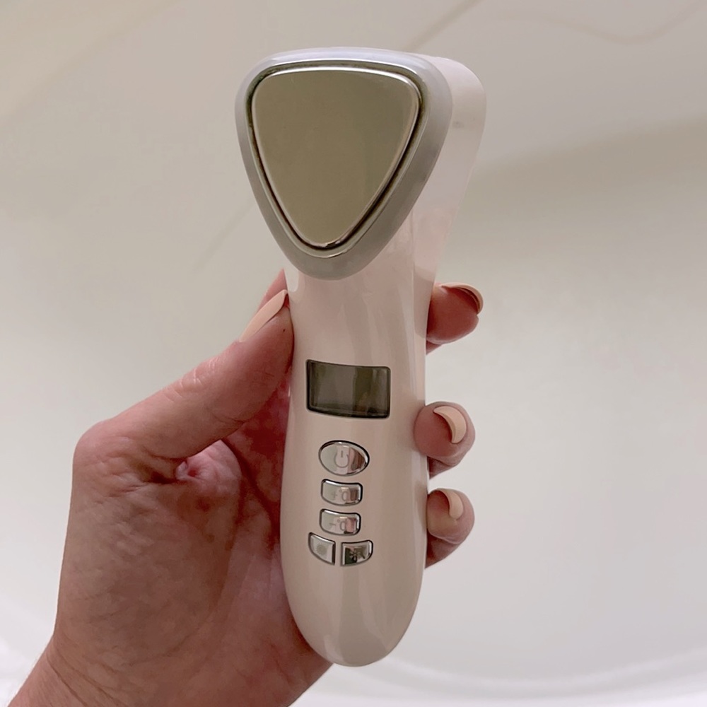 Hot/cold sonic facial tool